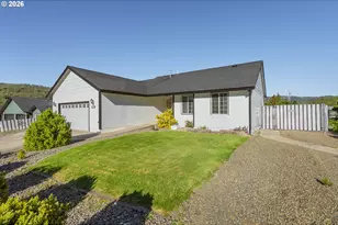 101 Pleasant View Loop, Roseburg, OR 97471 - Photo 5