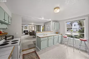 2846 SE 131st Ave, Portland, OR 97236 - Photo 9