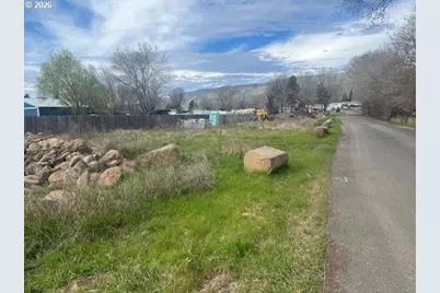 5 Dozer Dr, Dallesport, WA 98617 - Photo 1