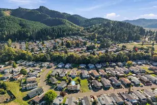 550 S State St, Sutherlin, OR 97479 - Photo 35