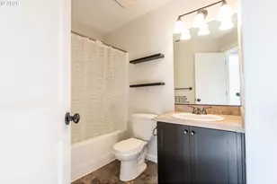 489 Tulip Ave, Woodburn, OR 97071 - Photo 17