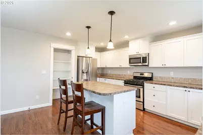489 Tulip Ave, Woodburn, OR 97071 - Photo 9