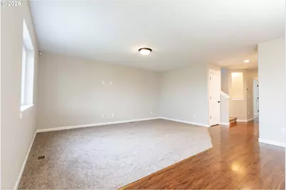 489 Tulip Ave, Woodburn, OR 97071 - Photo 7