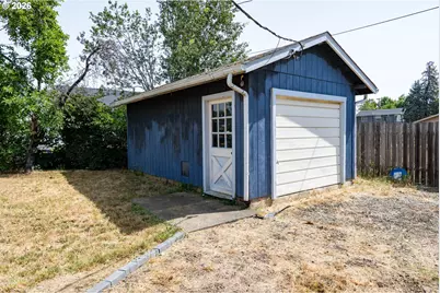 509 NW Elwood Dr, Winston, OR 97496 - Photo 23