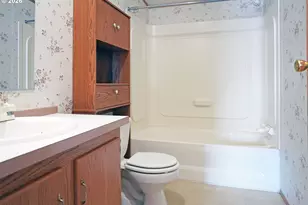 1709 NE 78th St, Vancouver, WA 98665 - Photo 9
