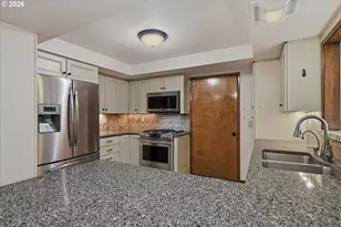 15306 SE Harrison St, Portland, OR 97233 - Photo 9