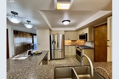 15306 SE Harrison St, Portland, OR 97233 - Photo 9