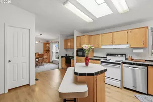 1000 S McKern Ct, Newberg, OR 97132 - Photo 7