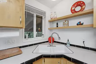 1000 S McKern Ct, Newberg, OR 97132 - Photo 9