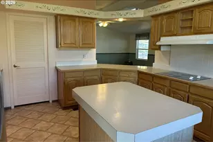 90750 Hill Rd, Springfield, OR 97478 - Photo 11