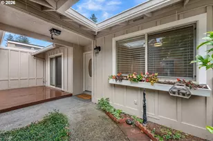 15715 SW Oakhill Ln, Portland, OR 97224 - Photo 5