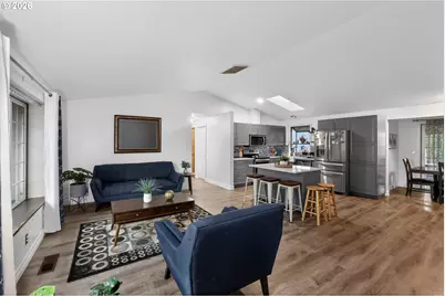 2075 SW 209th Ct, Beaverton, OR 97003 - Photo 3