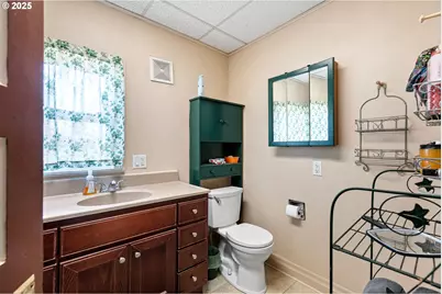 5320 Royal Ave, Eugene, OR 97402 - Photo 17