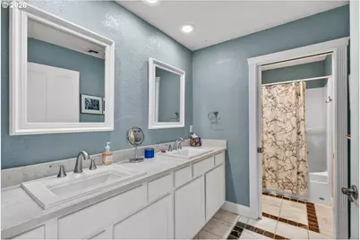 2258 Gene Cameron Way, Medford, OR 97504 - Photo 37
