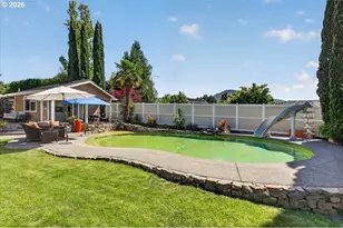 2258 Gene Cameron Wy, Medford, OR 97504 - Photo 47