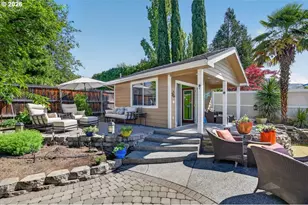2258 Gene Cameron Wy, Medford, OR 97504 - Photo 39