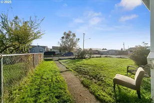 1289 Ivy Ave, Reedsport, OR 97467 - Photo 29