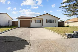 562 E Reeder Dr, Hermiston, OR 97838 - Photo 1