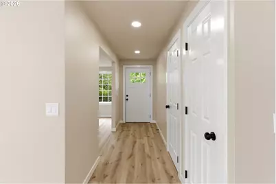 1015 Cunningham Ln, Salem, OR 97302 - Photo 5