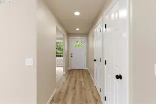 1015 Cunningham Ln, Salem, OR 97302 - Photo 5