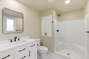 1015 Cunningham Ln, Salem, OR 97302 - Photo 27