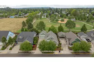 914 NE Samson St, McMinnville, OR 97128 - Photo 41