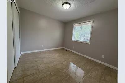 1003 SE 146th Ave, Portland, OR 97233 - Photo 17