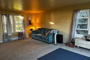 300 21st St, Springfield, OR 97477 - Photo 5