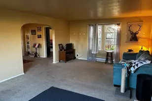 300 21st St, Springfield, OR 97477 - Photo 9