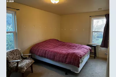 300 21st St, Springfield, OR 97477 - Photo 19