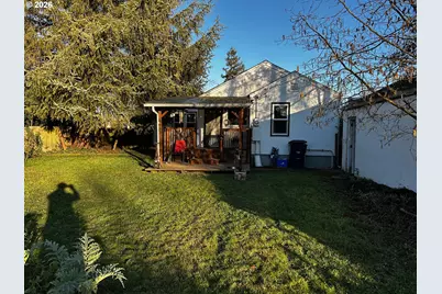 300 21st St, Springfield, OR 97477 - Photo 27