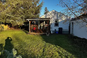 300 21st St, Springfield, OR 97477 - Photo 27