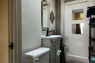 300 21st St, Springfield, OR 97477 - Photo 17