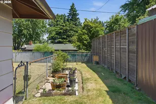 8802 N Chase Ave, Portland, OR 97217 - Photo 25