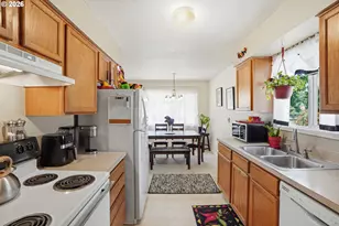 8802 N Chase Ave, Portland, OR 97217 - Photo 7