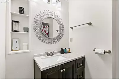 317 Highland Dr, Medford, OR 97504 - Photo 21