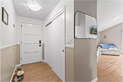 317 Highland Dr, Medford, OR 97504 - Photo 5