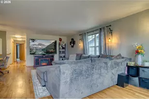 435 S 8th St, Saint Helens, OR 97051 - Photo 5