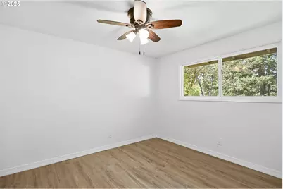 4600 Summit Dr, Hood River, OR 97031 - Photo 5