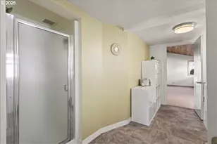 205 N Bridgeton Rd, Portland, OR 97217 - Photo 29