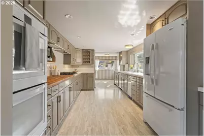 205 N Bridgeton Rd #09W, Portland, OR 97217 - Photo 9