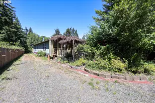 64608 E Bay Rd, North Bend, OR 97459 - Photo 27