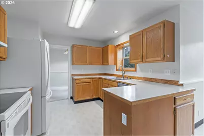 2885 NE 35th St, Lincoln City, OR 97367 - Photo 13