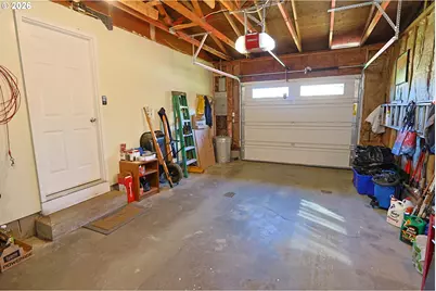 560 Fillmore St, Coos Bay, OR 97420 - Photo 23