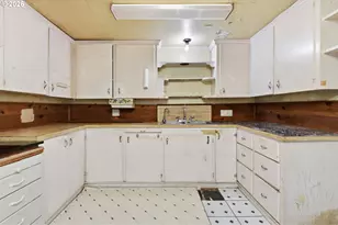 315 SE 15th Ave, Hillsboro, OR 97123 - Photo 9