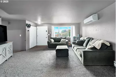 1300 Rolling Hills Rd, Roseburg, OR 97471 - Photo 3