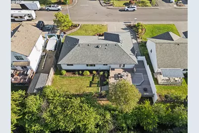 2245 NE Rock Ledge Dr, Keizer, OR 97303 - Photo 3