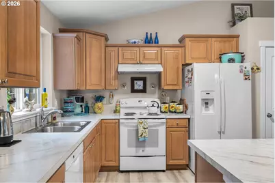 15773 Lava Dr, La Pine, OR 97739 - Photo 11