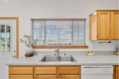 433 NE 7th Ave #B1, Camas, WA 98607 - Photo 9