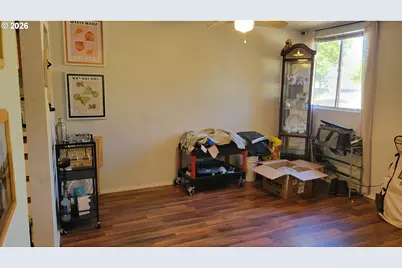 261 SE Darrell Ave, Winston, OR 97496 - Photo 3